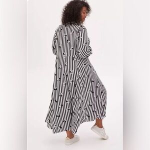 Torrid Disney Mickey Mouse & Minnie Mouse Black & White Stripe Kimono Duster 3